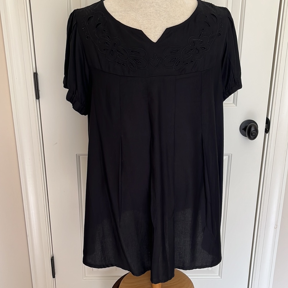 22/24 Black Lane Bryant Top